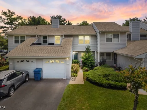 3 Sandpiper Dr, Sayreville Boro, NJ 08859