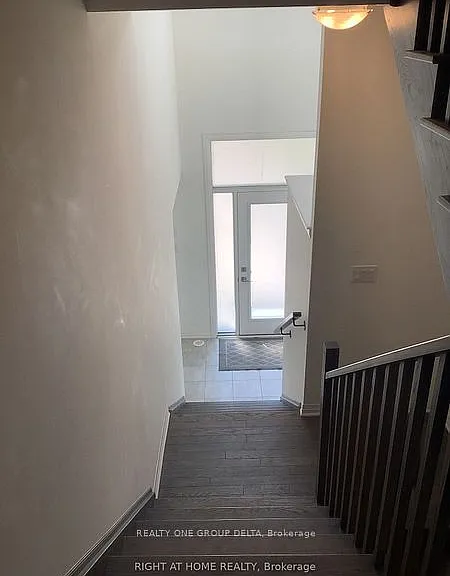 14 Hughes Ln W — Photo 3