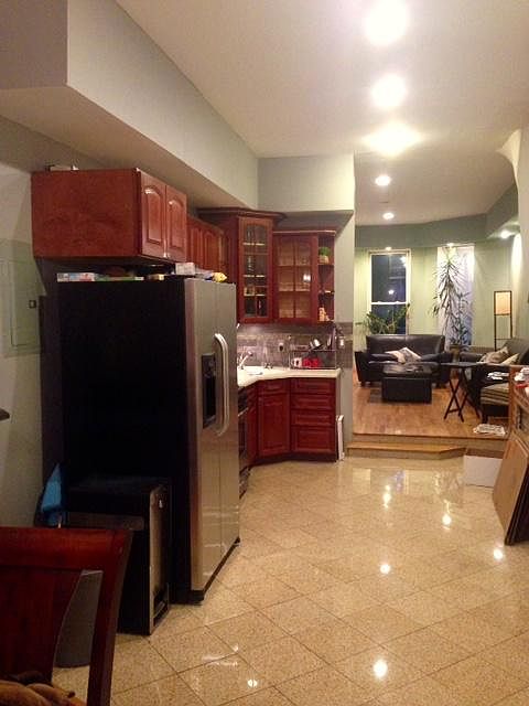1st image of 347 Quincy St APT 1