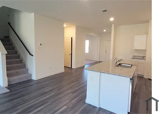 1849 McCree St — Photo 10