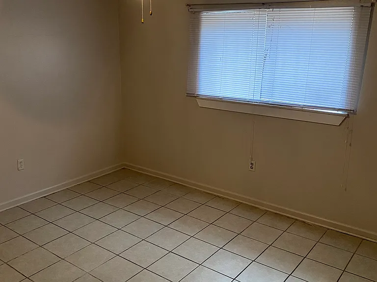 5669 Hartford Ave — Photo 7