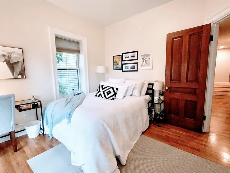 518 E Broadway #3 — Photo 10