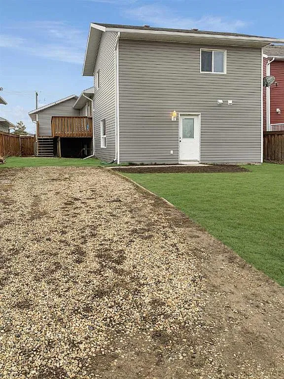 2 bed, 1.0 bath, 1000 sqft, $1,400 — Photo 1