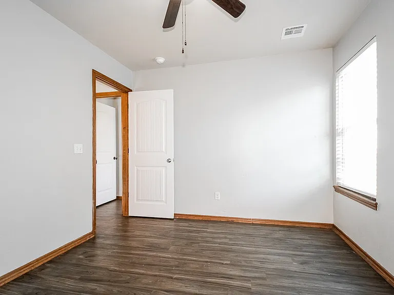 816 Eric Cir — Photo 11