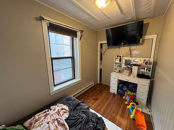 4th image of 205 Endicott St APT 2