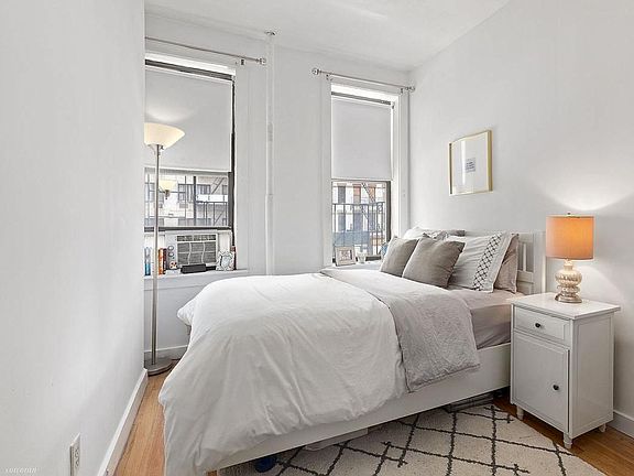 3rd image of 1827 2nd Ave #E2