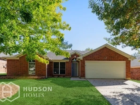 628 Saint Eric Dr, Mansfield, TX 76063
