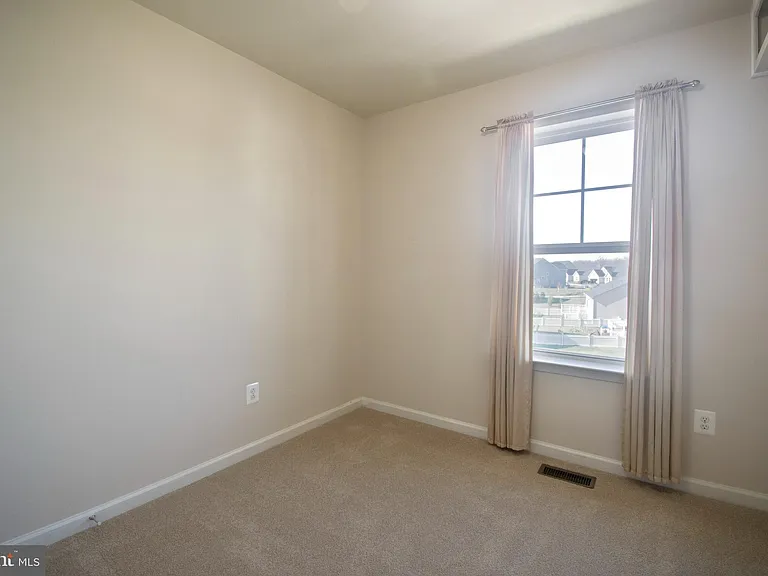 105 Gristmill Ct — Photo 25