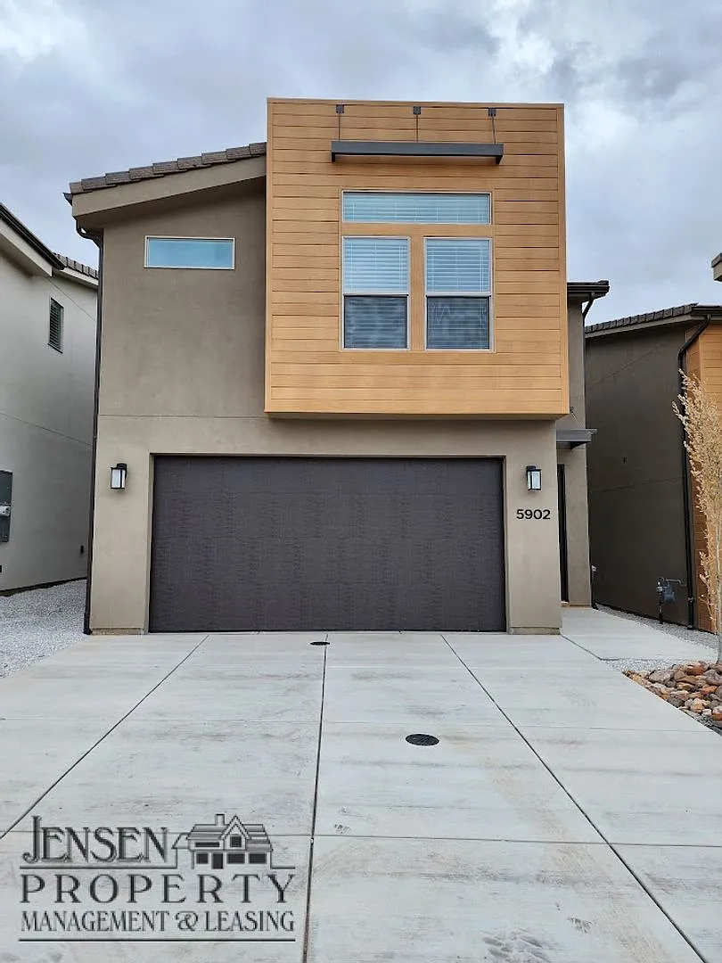 Newer Town Home — Photo 1