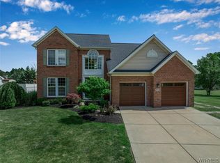 9341 Pine Breeze Ln, Clarence Center, NY 14032