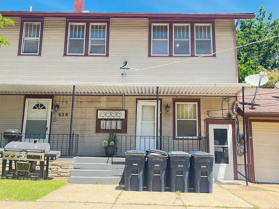 628 W Locust Ave