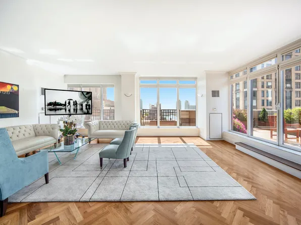 351 East 51st Street image 1 of 12