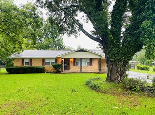 1205 Walnut St, Waynesboro, MS 39367