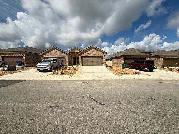 2nd image of 436-438 Emma Dr