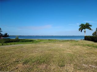 203 S Bear Pointe Dr, Lake Placid, FL 33852
