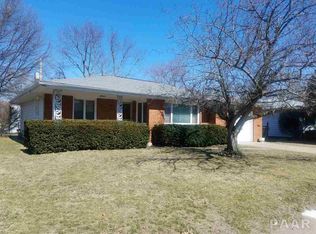 1313 Saint Julian St, Pekin, IL 61554
