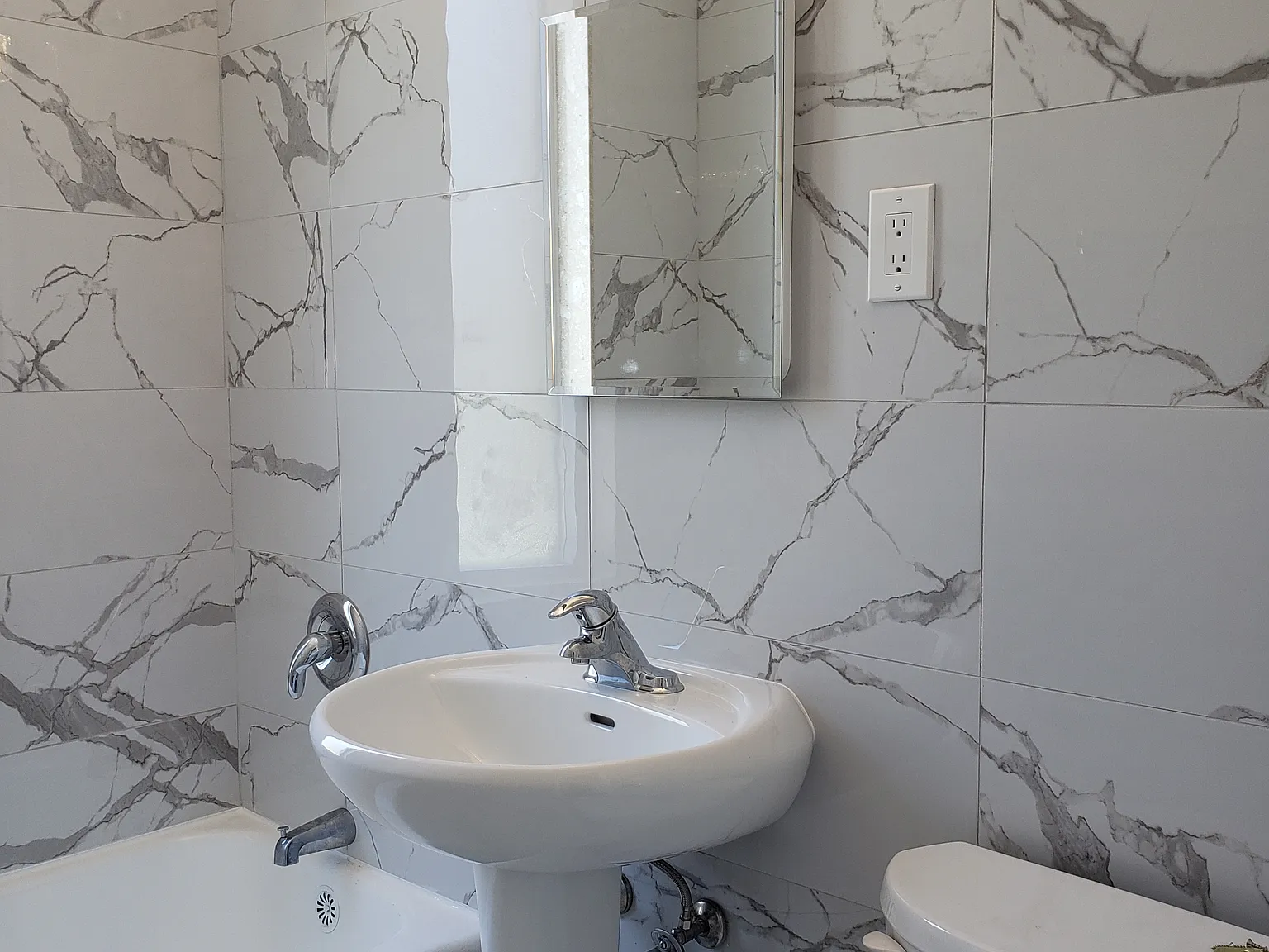 164 Felan Avenue Oakville — Photo 4