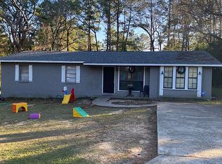 38 Shadow Ridge Dr, Hattiesburg, MS 39402