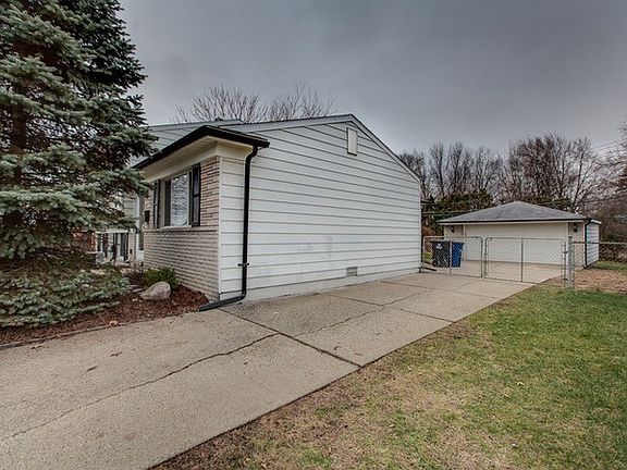2nd image of 35531 Canyon Dr