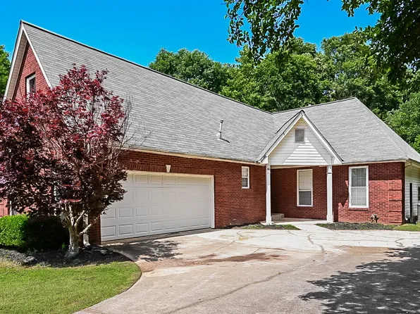 388 Jasmine Dr, Locust Grove, GA 30248