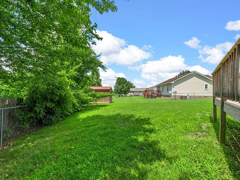 253 Moncrest Dr — Photo 25