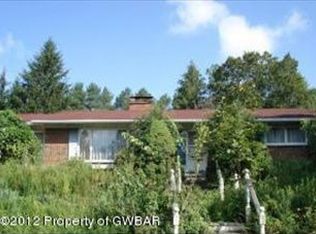 2325 Alberdeen Rd, Mountain Top, PA 18707
