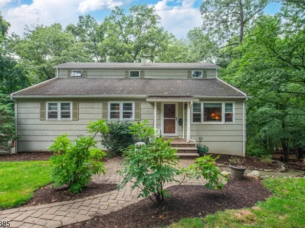 16 Pennsylvania Ave, Montvale Boro, NJ 07645