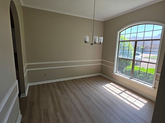 5th image of 5570 Patsy Cir W
