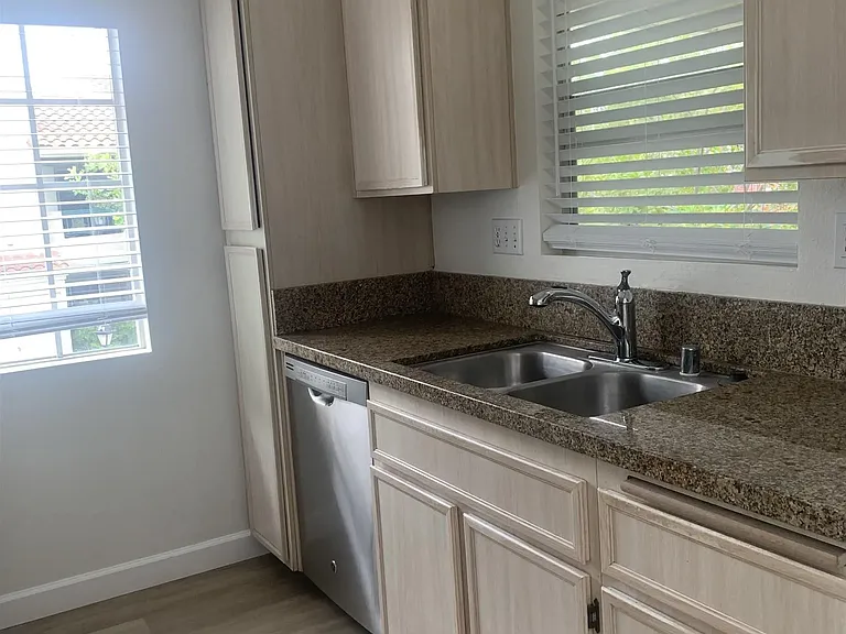 10656 Aderman Ave #30 — Photo 9