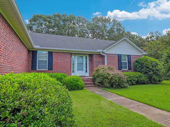3rd image of 256 Windemere Dr