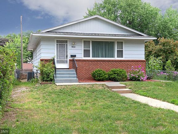 4th image of 901 Cottage Ave E