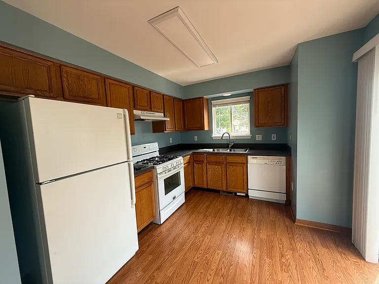 21747 Ives Ct — Photo 21