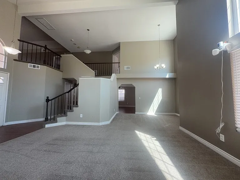 9586 Shadow Springs Dr — Photo 7