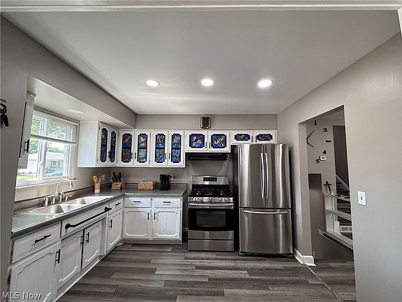 4th image of 1096 Birch Ln