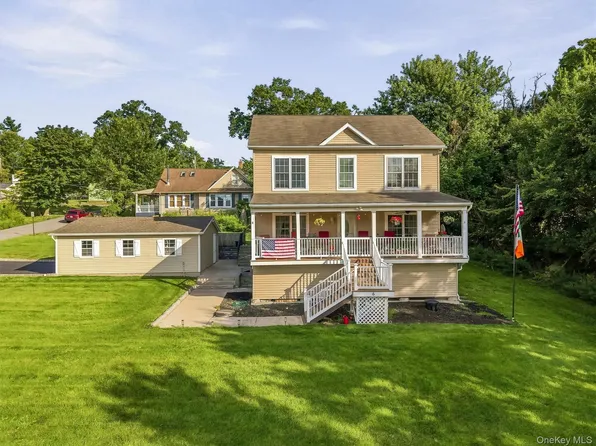6 E Shore Road, Greenwood Lake, NY 10925