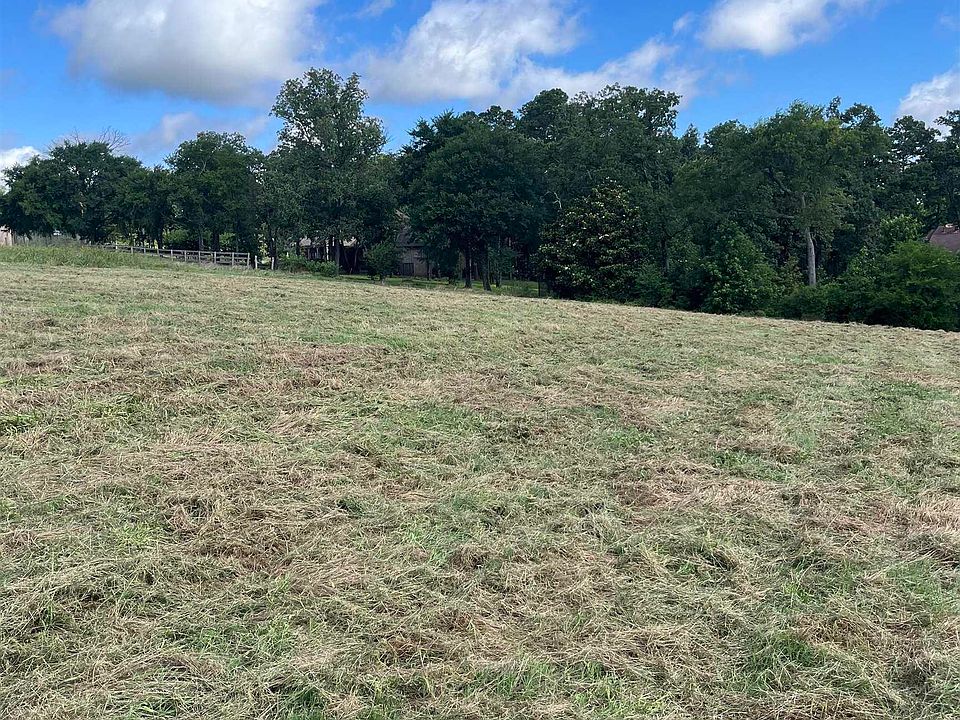 2nd image of 304 Bridle Ridge Ct