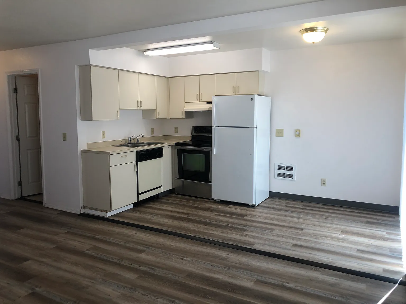 4 bed, 1270 sqft, $1,450 — Photo 4