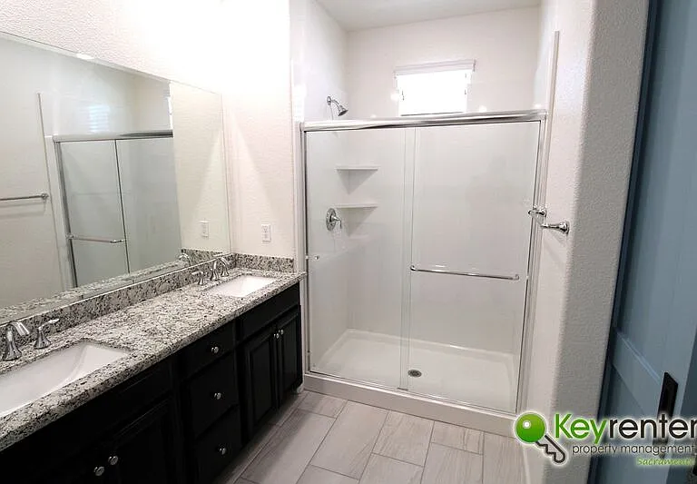 1061 Chapelhill Ln — Photo 20