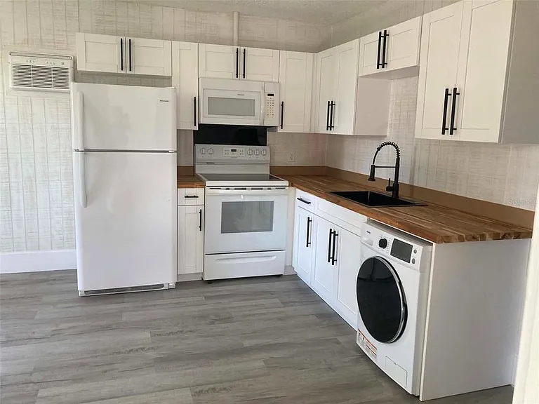 31 W Oakwood St #1 — Photo 20