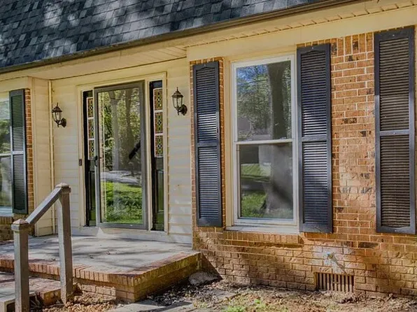 989 Carlisle Rd, Stone Mountain, GA 30083