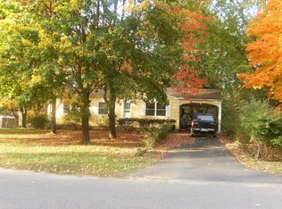 79 Longmeadow Dr, Amherst, MA 01002