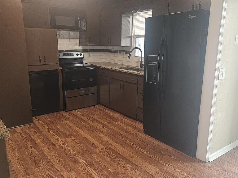 8800 Stark Ave — Photo 10