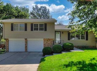 1283 S 164th St, Omaha, NE 68130