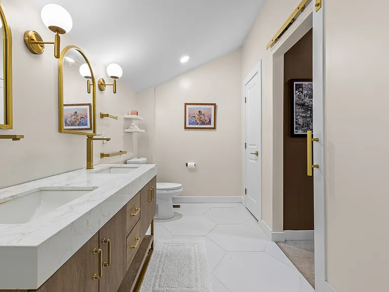 1255 W Pike St — Photo 24