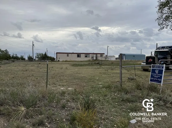 12090 Cactus Dr, Garden City, KS 67846