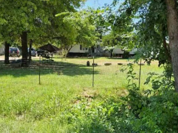 127 Lowrey Cir, Springtown, TX 76082