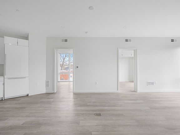 4th image of 3709 New Hampshire Ave NW #301