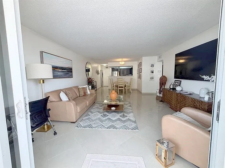 3140 S Ocean Dr #809 — Photo 4