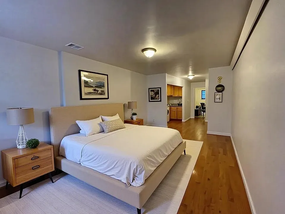 166 E 82nd St #3D