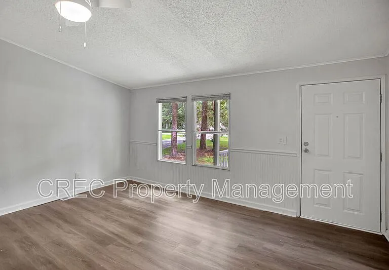 405 Vine St — Photo 5